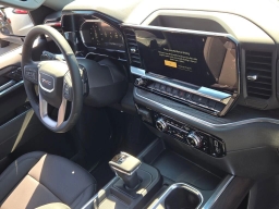 GMC Sierra 1500 SLT 4WD Crew Cab 147" 2026