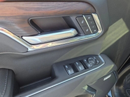 GMC Sierra 1500 SLT 4WD Crew Cab 147" 2026