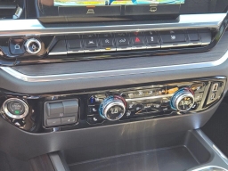 GMC Sierra 1500 SLT 4WD Crew Cab 147" 2026