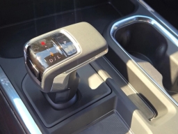 GMC Sierra 1500 SLT 4WD Crew Cab 147" 2026