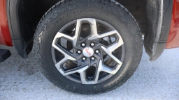 GMC Sierra 1500 SLT 4WD Crew Cab 157" 2026