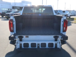 GMC Sierra 1500 SLT 4WD Crew Cab 157" 2026