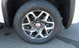 GMC Sierra 1500 SLT 4WD Crew Cab 157" 2026