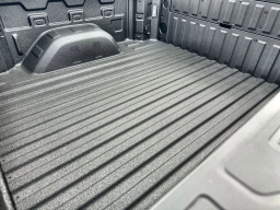 GMC Sierra 1500 SLT 4WD Crew Cab 157" 2026