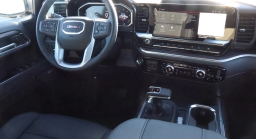 GMC Sierra 1500 SLT 4WD Crew Cab 157" 2026