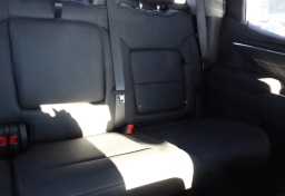 GMC Sierra 1500 SLT 4WD Crew Cab 157" 2026