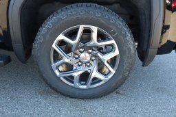 GMC Sierra 1500 SLT 4WD Crew Cab 157" 2026