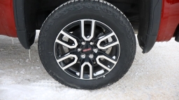 GMC Sierra 1500 AT4 4WD Crew Cab 147" 2026