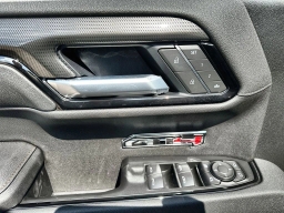 GMC Sierra 1500 AT4 4WD Crew Cab 157" 2026