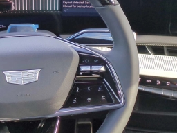 Cadillac OPTIQ AWD 4dr Luxury w/1SC 2025