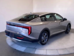 Kia K4 LXS Sedan 2026