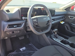 Kia K4 LXS Sedan 2026