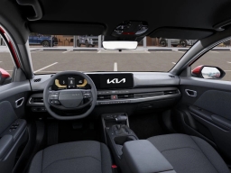 Kia K4 LXS Sedan 2026