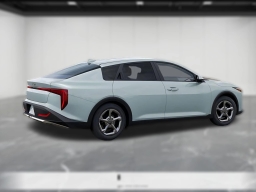 Kia K4 LXS Sedan 2026