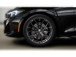 BMW 3 Series 330i NA xDrive Sedan 2026