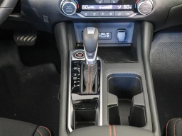 Nissan Sentra SR CVT 2025