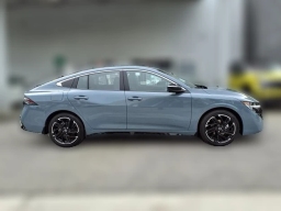 Nissan Sentra SR Sedan 2026