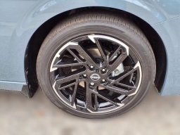 Nissan Sentra SR Sedan 2026