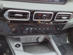 Nissan Sentra SR Sedan 2026