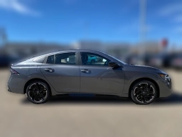 Nissan Sentra SR Sedan 2026