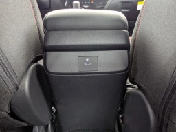 Nissan Sentra SR Sedan 2026