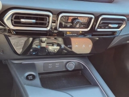 Nissan Sentra SR Sedan 2026