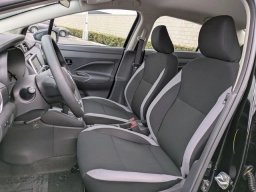 Nissan Versa S CVT 2025