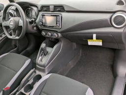 Nissan Versa S CVT 2025