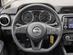Nissan Versa S CVT 2025