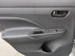 Nissan Versa S CVT 2025