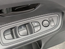 Nissan Versa S CVT 2025