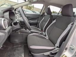 Nissan Versa S CVT 2025