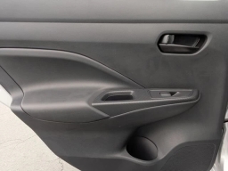 Nissan Versa S CVT 2025