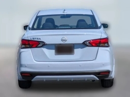 Nissan Versa SV CVT 2025