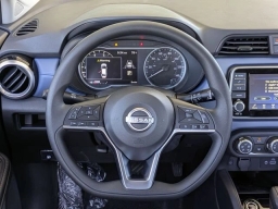 Nissan Versa SV CVT 2025