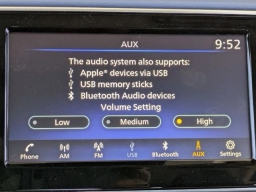 Nissan Versa SV CVT 2025