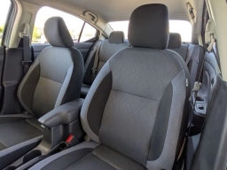 Nissan Versa SV CVT 2025