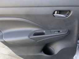 Nissan Versa SV CVT 2025