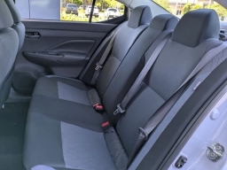 Nissan Versa SV CVT 2025