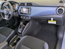 Nissan Versa SV CVT 2025