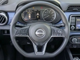Nissan Versa SV CVT 2025