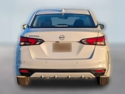 Nissan Versa SV CVT 2025