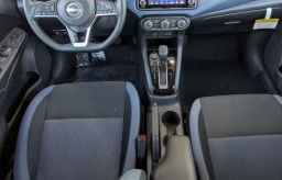 Nissan Versa SV CVT 2025