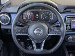 Nissan Versa SV CVT 2025