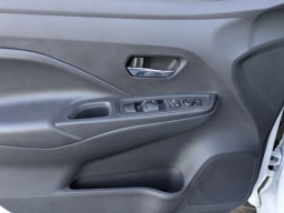 Nissan Versa SV CVT 2025