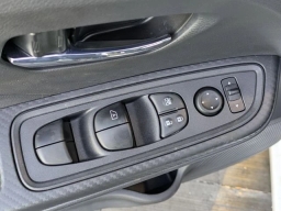 Nissan Versa SV CVT 2025