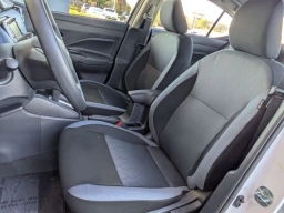 Nissan Versa SV CVT 2025