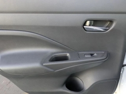 Nissan Versa SV CVT 2025