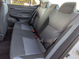 Nissan Versa SV CVT 2025