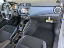 Nissan Versa SV CVT 2025